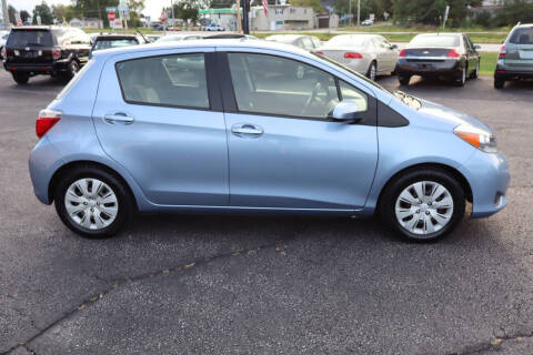 2014 Toyota Yaris 5-Door LE