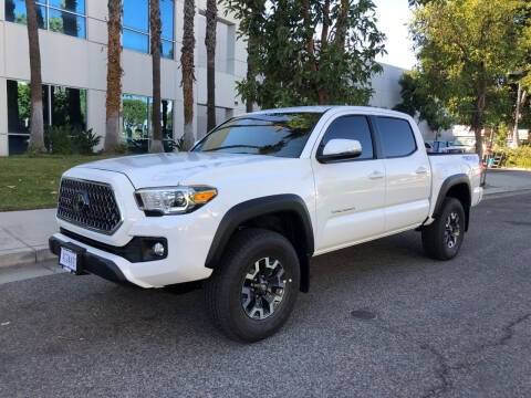 2019 Toyota Tacoma for sale at Trade In Auto Sales in Van Nuys CA
