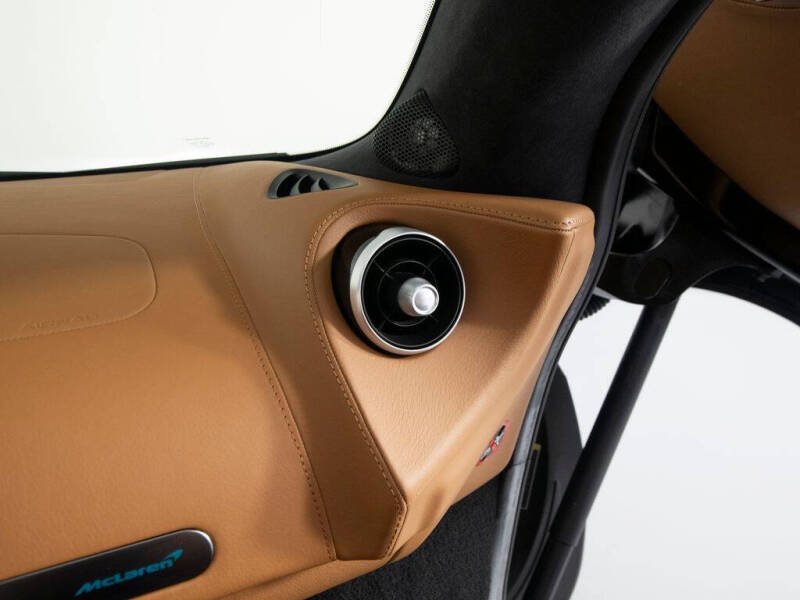 2023 McLaren GT