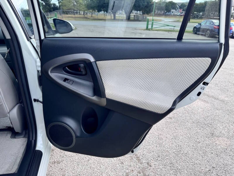 2013 Toyota RAV4 EV