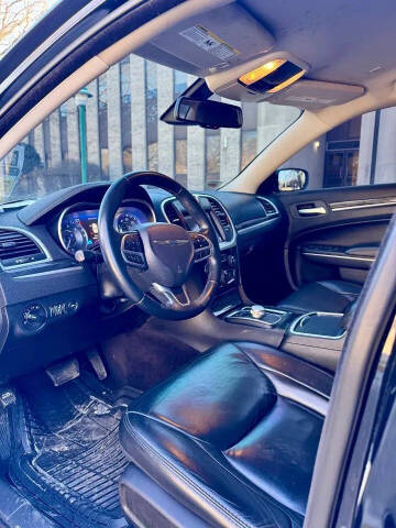 2017 Chrysler 300 Limited