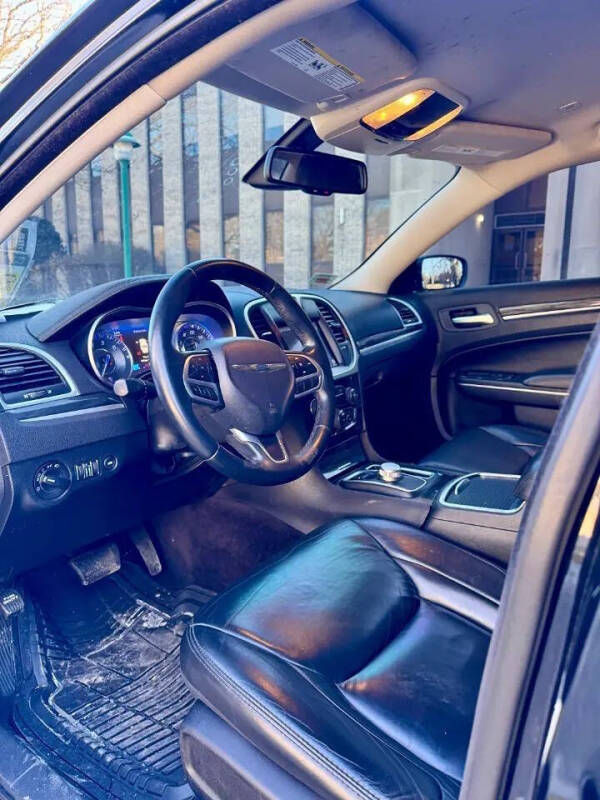 2017 Chrysler 300 Limited