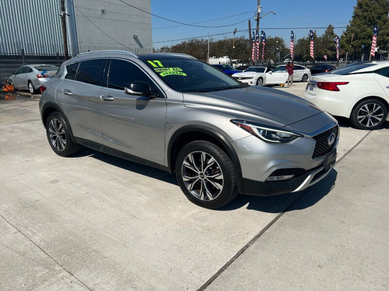2017 Infiniti QX30 Premium