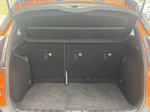 2020 Nissan Kicks SR