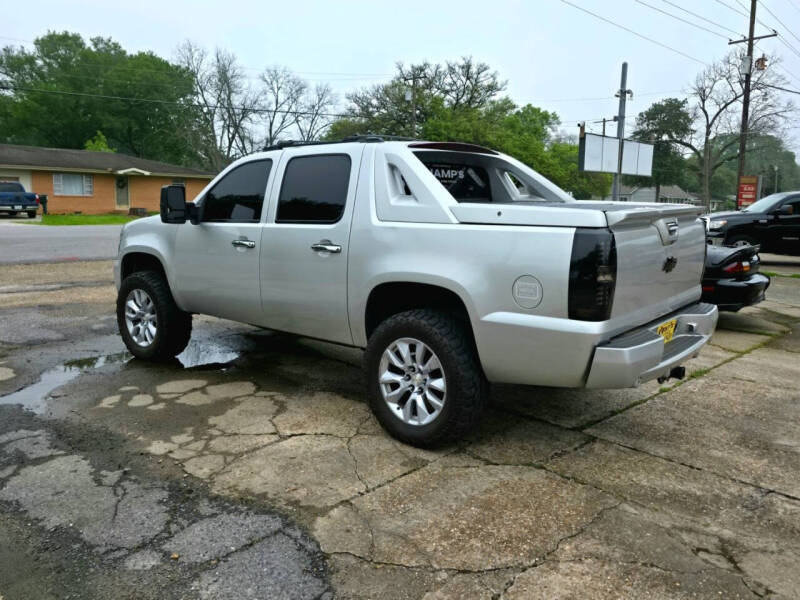 2011 Chevrolet Avalanche LT