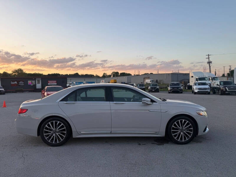 2019 Lincoln Continental Select
