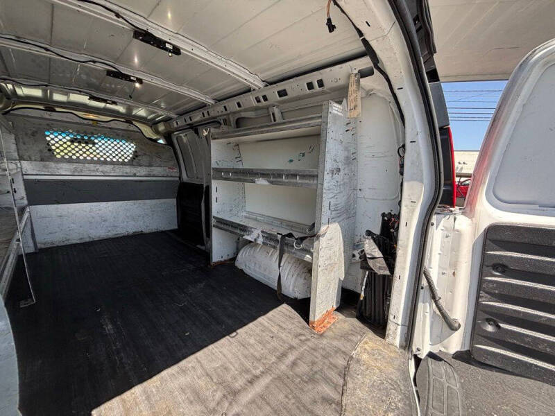 2015 Chevrolet Express Cargo Work Van - Photo 26