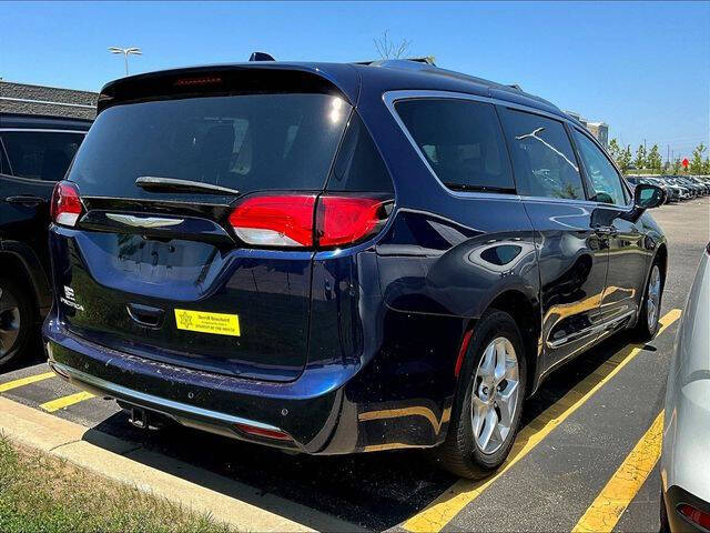 2017 Chrysler Pacifica Touring-L Plus