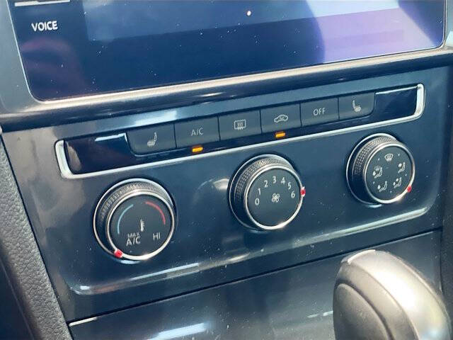 2018 Volkswagen Golf TSI SE