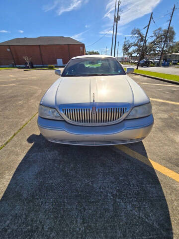 2003 Lincoln Town Car Signature