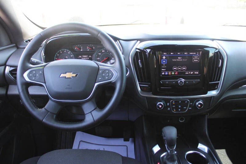 2022 Chevrolet Traverse LT Cloth
