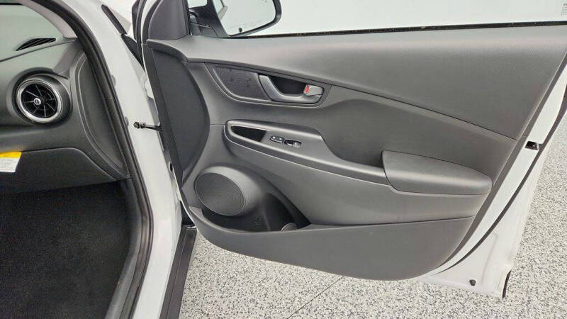 2023 Hyundai Kona SE