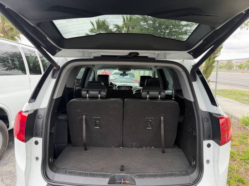 2017 GMC Acadia SLE-2