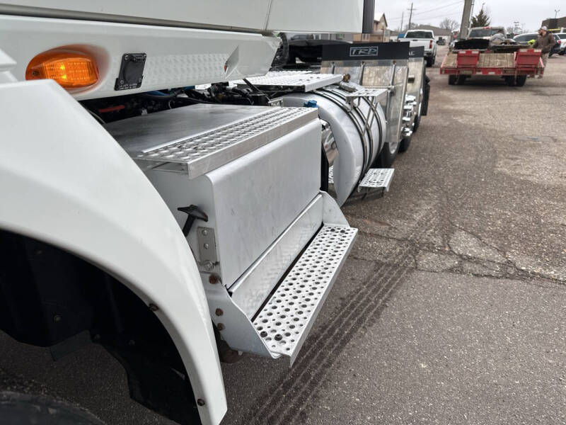 2021 International RH613