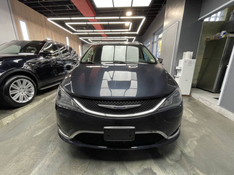 2020 Chrysler Pacifica Limited 35th Anniversary