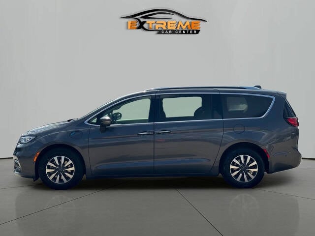 2021 Chrysler Pacifica Hybrid for sale at Extreme Car Center in Detroit, MI