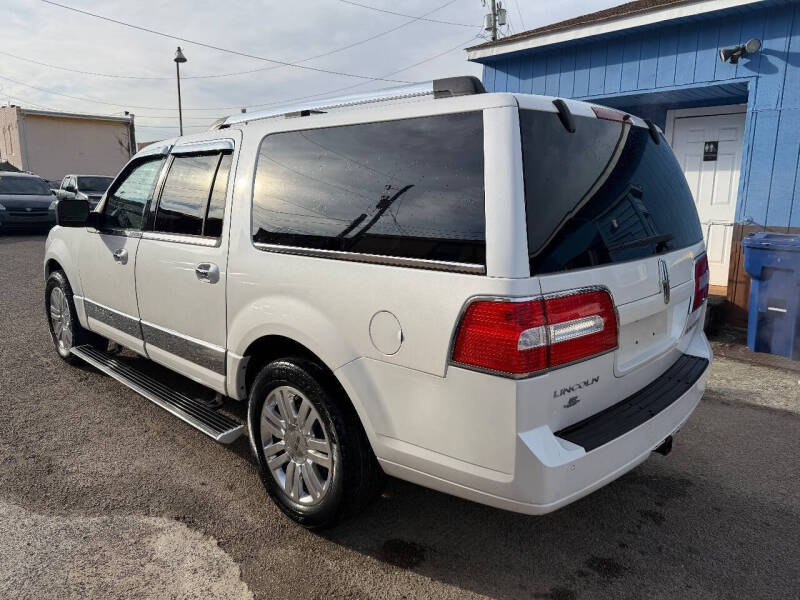 2011 Lincoln Navigator L