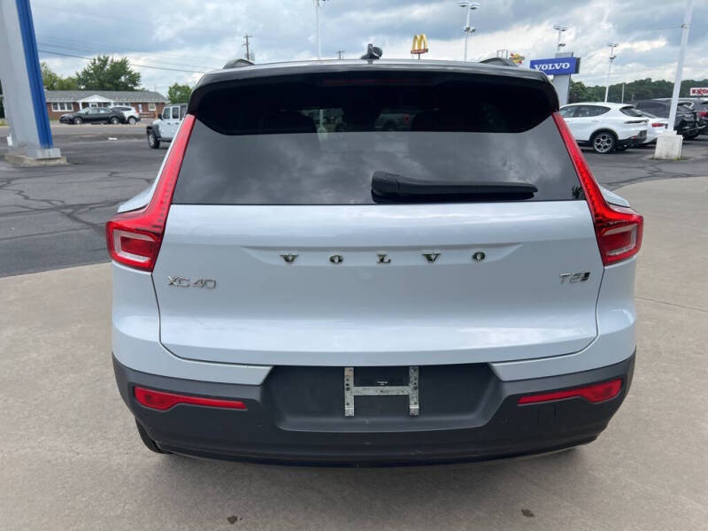 2022 Volvo XC40 T5 R-Design