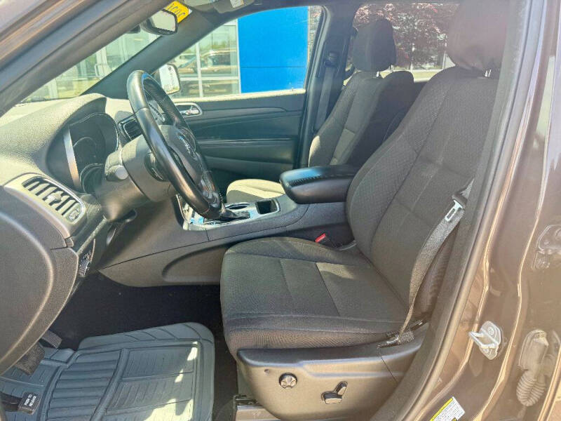 2020 Jeep Grand Cherokee Laredo E