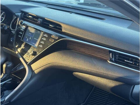 2018 Toyota Camry Hybrid LE