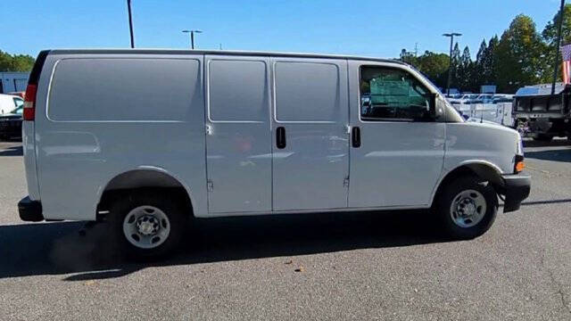 2025 Chevrolet Express 2500