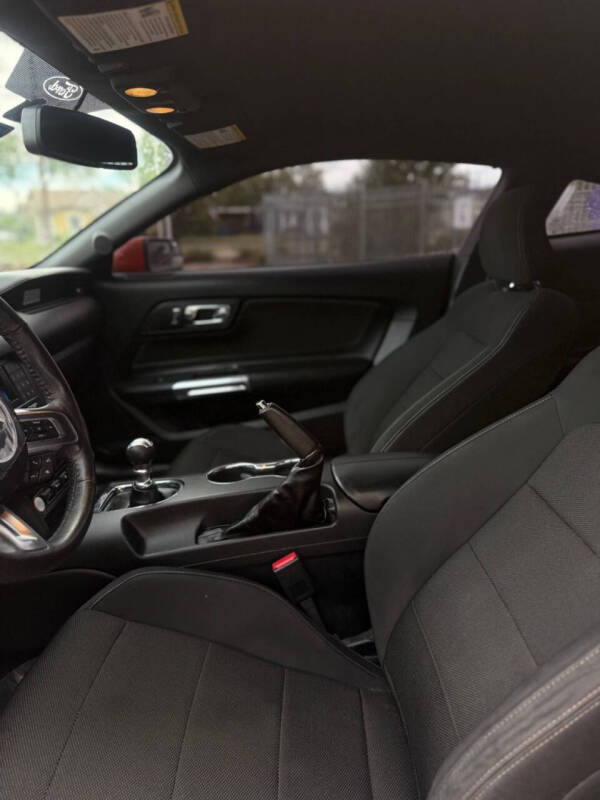 2015 Ford Mustang V6