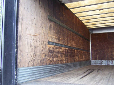 2002 Freightliner FL70