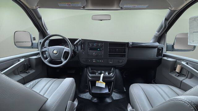 2025 Chevrolet Express 2500