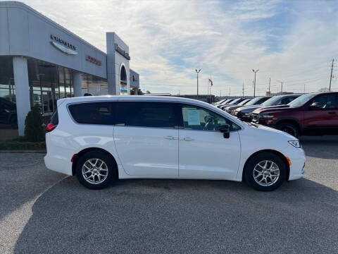 2024 Chrysler Pacifica Touring L