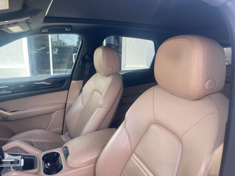 2019 Porsche Cayenne E-Hybrid