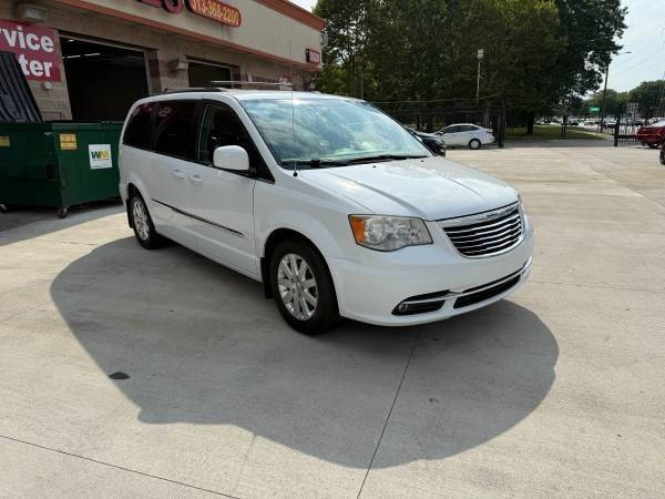 2014 Chrysler Town and Country Touring
