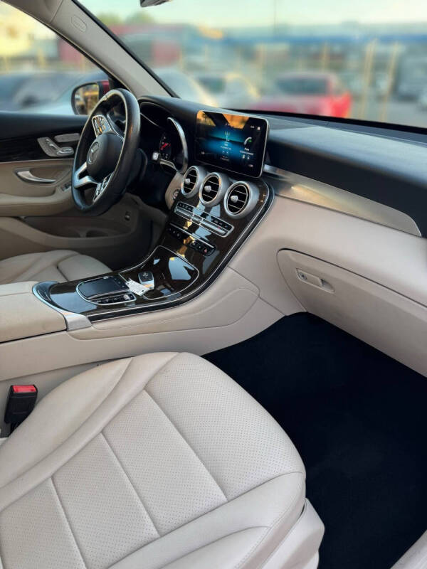 2021 Mercedes-Benz GLC GLC 300