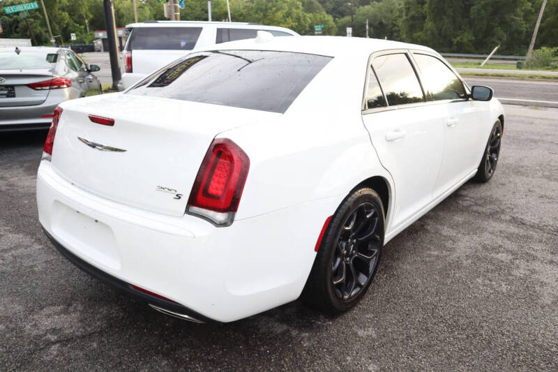 2019 Chrysler 300 S