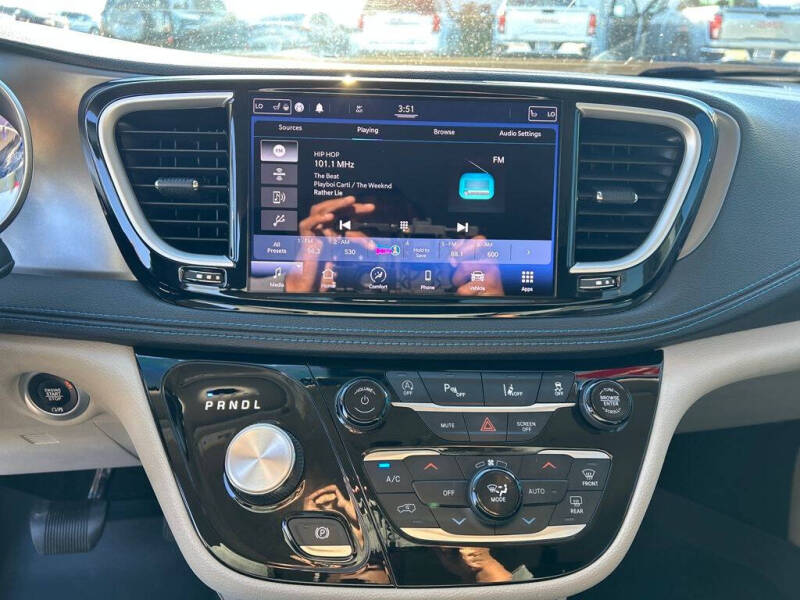 2021 Chrysler Pacifica Touring L