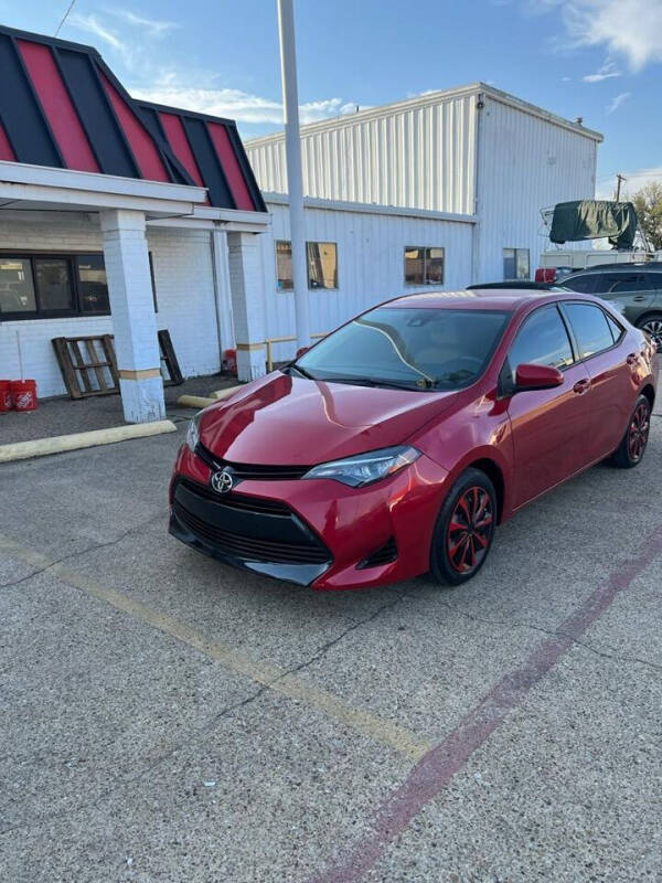 2018 Toyota Corolla LE photo 3