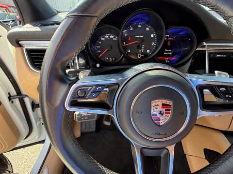 2017 Porsche Macan