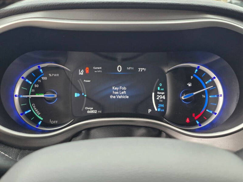 2024 Chrysler Pacifica Plug-In Hybrid Select