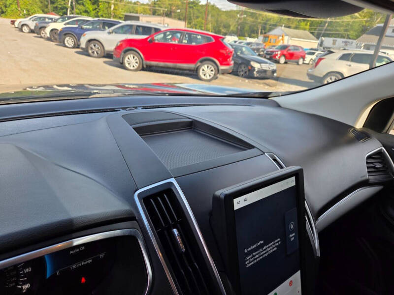 2021 Ford Edge Titanium