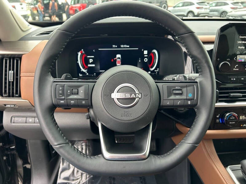 2024 Nissan Pathfinder Platinum