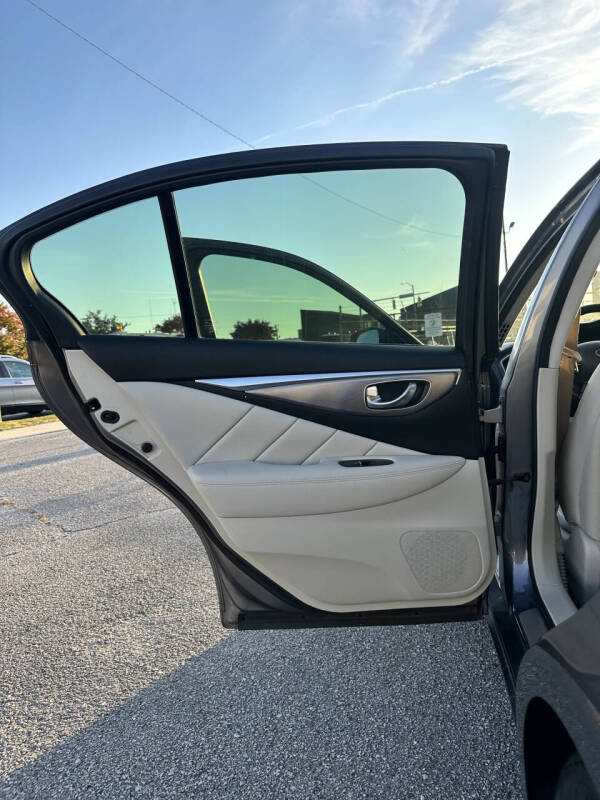 2014 Infiniti Q50 Premium