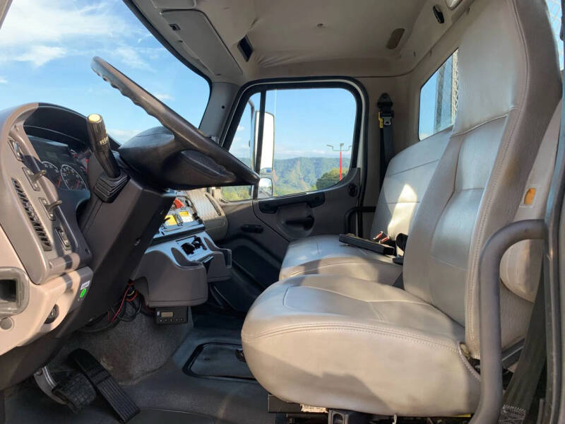 2011 Freightliner M2 112V