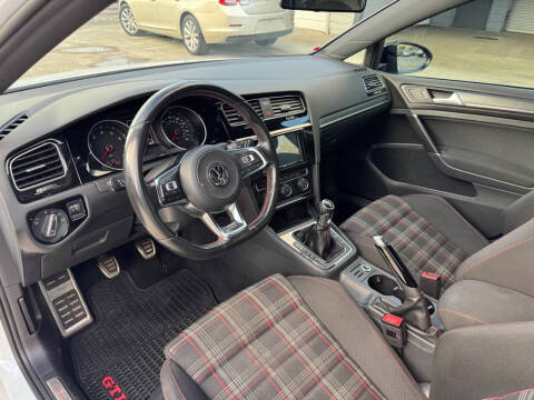 2021 Volkswagen Golf GTI S