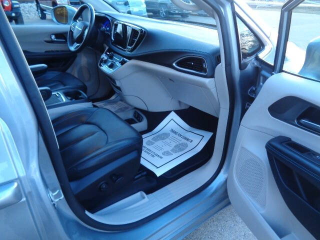 2021 Chrysler Pacifica Touring L