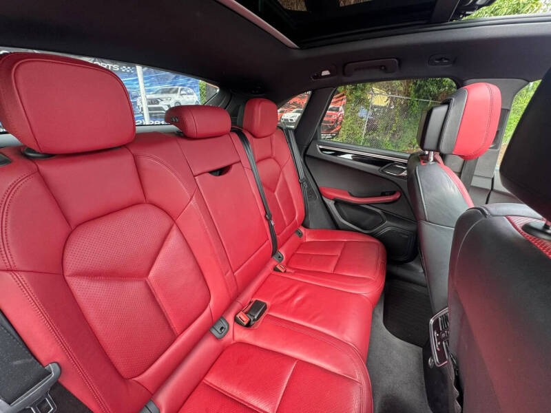 2017 Porsche Macan