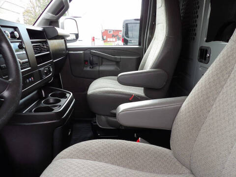 2022 Chevrolet Express 2500