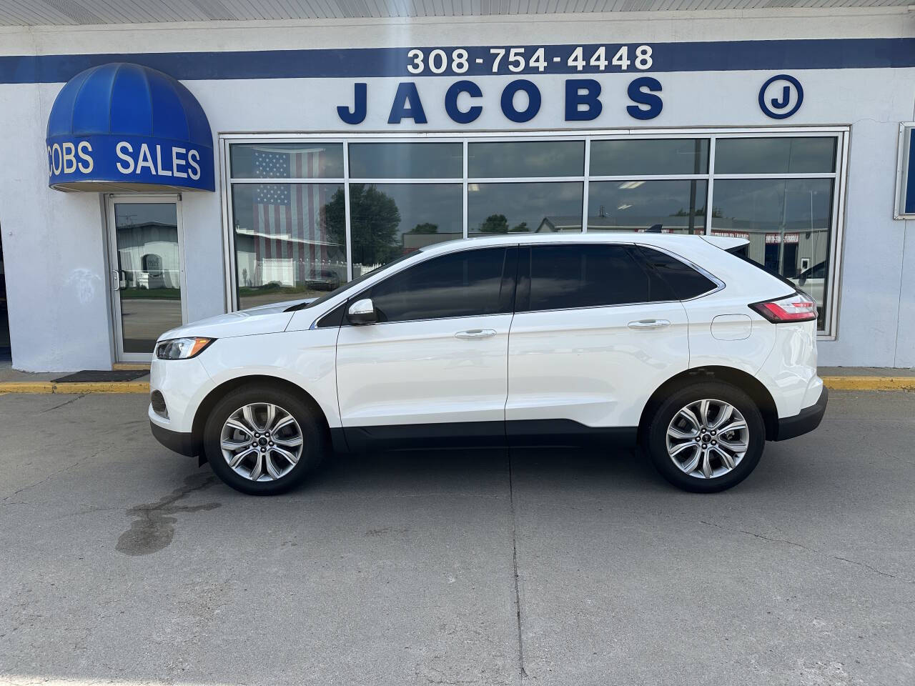 White 2024 Ford Edge Titanium AWD Titanium 4dr SUV 1