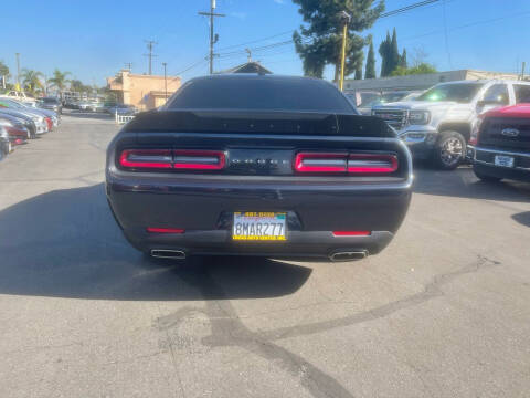 2019 Dodge Challenger SXT