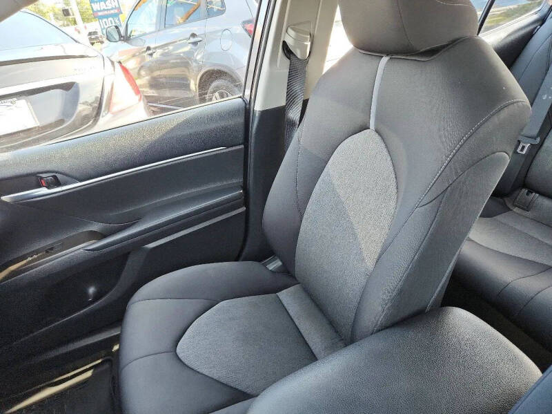 2021 Toyota Camry Hybrid LE