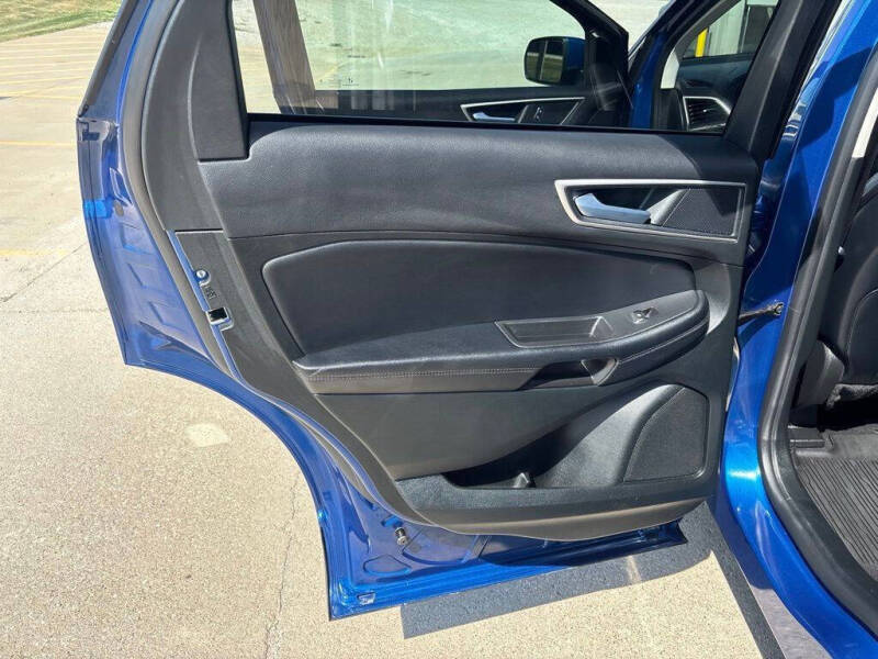 2023 Ford Edge
