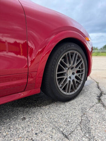 2013 Porsche Cayenne GTS